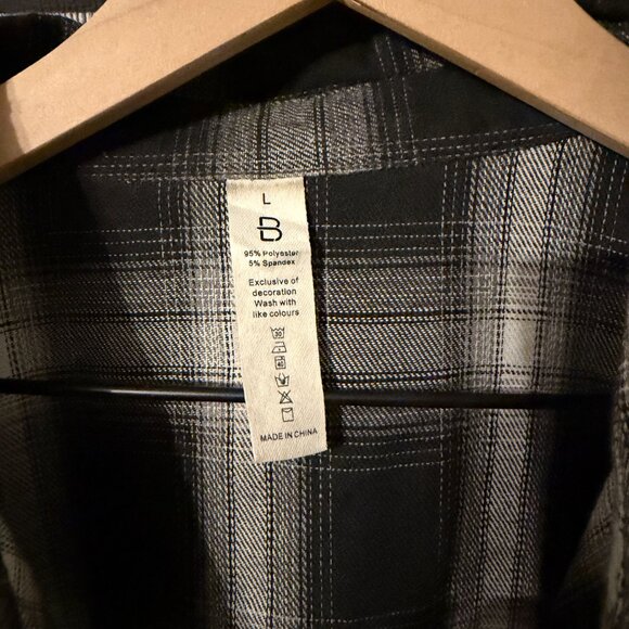 Womens Button Down Lightweight Flannel Black White Large - Picture 2 of 3